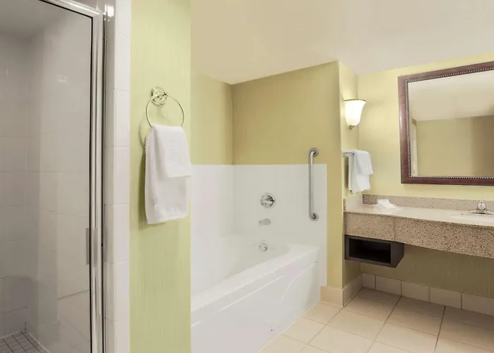 Hilton Garden Chicago/midway Airport Hotel 3*